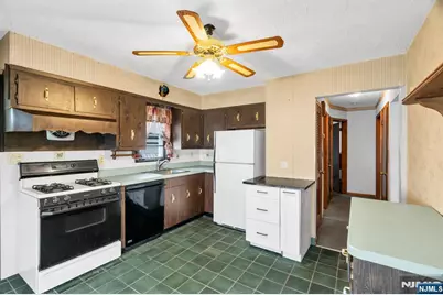 123 Summit Avenue, Elmwood Park, NJ 07407 - Photo 21