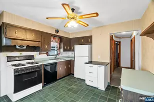 123 Summit Ave, Elmwood Park, NJ 07407 - Photo 21