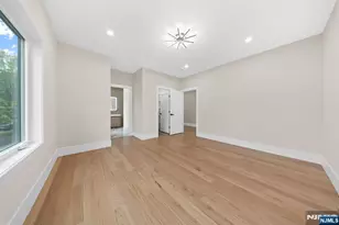 317 Edstan Way, Paramus, NJ 07652 - Photo 31