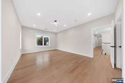 317 Edstan Way, Paramus, NJ 07652 - Photo 27