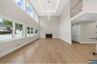 317 Edstan Way, Paramus, NJ 07652 - Photo 9