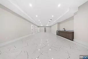 317 Edstan Way, Paramus, NJ 07652 - Photo 49