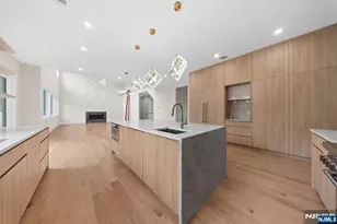 317 Edstan Way, Paramus, NJ 07652 - Photo 13