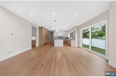 317 Edstan Way, Paramus, NJ 07652 - Photo 21