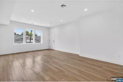46 Hudson Avenue B #B, Edgewater, NJ 07020 - Photo 7