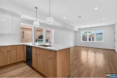 46 Hudson Avenue B #B, Edgewater, NJ 07020 - Photo 5