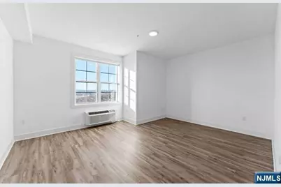520 Cliff Street 319 #319, Fairview, NJ 07022 - Photo 9