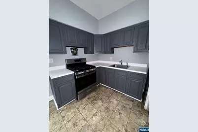 296 Stuyvesant A #A, Lyndhurst Township, NJ 07071 - Photo 9