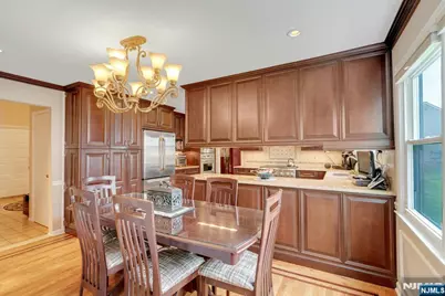 42-09 Cosgrove Court, Fair Lawn, NJ 07410 - Photo 9