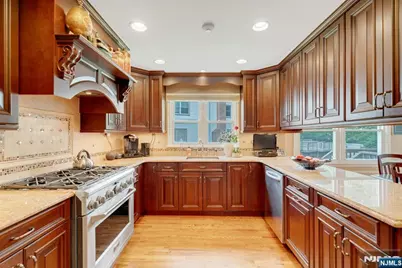 42-09 Cosgrove Court, Fair Lawn, NJ 07410 - Photo 5