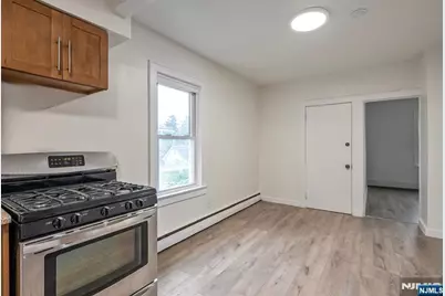9 Spencer Avenue, Clifton, NJ 07013 - Photo 5
