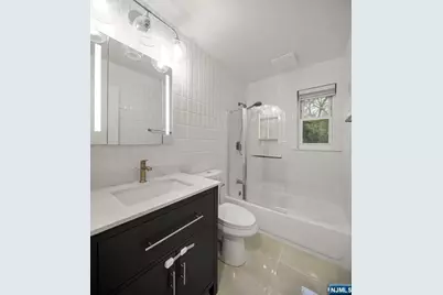 32 Beechwood Road, Cresskill, NJ 07626 - Photo 9