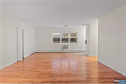 239 Crescent Lane 8 #8, Cliffside Park, NJ 07010 - Photo 13