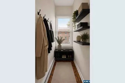 239 Crescent Lane 8 #8, Cliffside Park, NJ 07010 - Photo 3