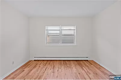 239 Crescent Lane 8 #8, Cliffside Park, NJ 07010 - Photo 9