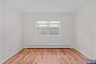 239 Crescent Ln 8, Cliffside Park, NJ 07010 - Photo 9