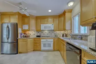 230 Pinelynn Rd, Glen Rock, NJ 07452 - Photo 5