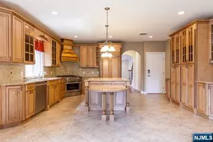 153 Old Palisade Rd, Fort Lee, NJ 07024 - Photo 3