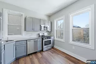 913 S 18th Street 2, Newark, NJ 07108 - Photo 5