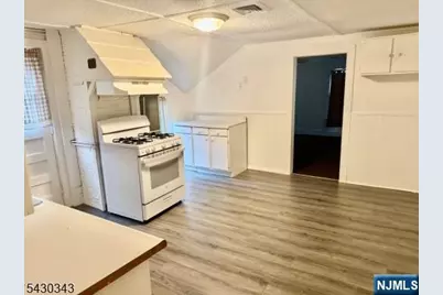 944 Hamburg Turnpike, Wayne, NJ 07470 - Photo 3