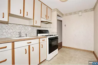 110 Canterbury Avenue, North Arlington, NJ 07031 - Photo 7
