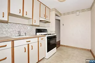 110 Canterbury Ave, North Arlington, NJ 07031 - Photo 7