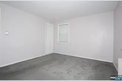 110 Canterbury Avenue, North Arlington, NJ 07031 - Photo 9