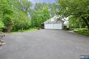 16 Knollwood Rd, Upper Saddle River, NJ 07458 - Photo 3