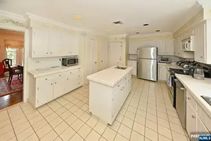 16 Knollwood Rd, Upper Saddle River, NJ 07458 - Photo 17