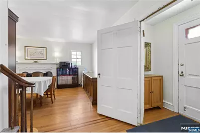 290 Winthrop Road, Teaneck Township, NJ 07666 - Photo 3