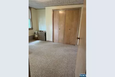 211 Paterson Avenue 2nd Fl #2nd Fl, Midland Park, NJ 07432 - Photo 15