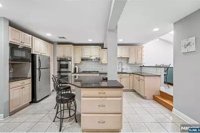 172 Concord Drive, River Edge, NJ 07661 - Photo 9