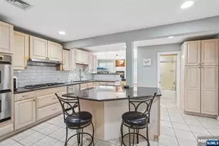 172 Concord Dr, River Edge, NJ 07661 - Photo 3