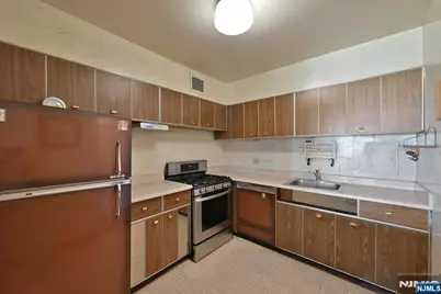 5 Horizon Road 807 #807, Fort Lee, NJ 07024 - Photo 11