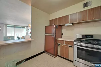 5 Horizon Road 807 #807, Fort Lee, NJ 07024 - Photo 13
