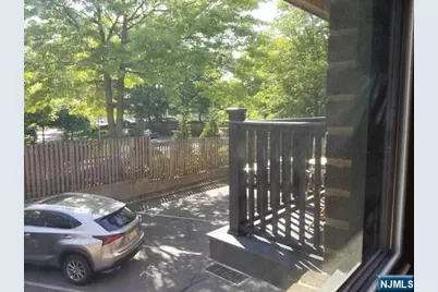 570 North Avenue F #F, Fort Lee, NJ 07024 - Photo 5