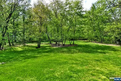 962 Arapaho Trail, Franklin Lakes, NJ 07417 - Photo 5