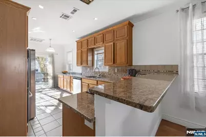 214 Columbus Place, Cliffside Park, NJ 07010 - Photo 19