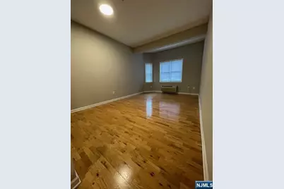 333 Willow Street 409 #409, Teaneck Township, NJ 07666 - Photo 9