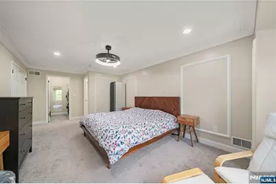1014 Crown Court 1014 #1014, Mahwah, NJ 07430 - Photo 15