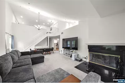 1014 Crown Court 1014 #1014, Mahwah, NJ 07430 - Photo 3