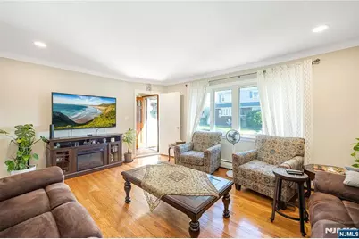 92 Cedarhurst Avenue, Woodland Park, NJ 07424 - Photo 5