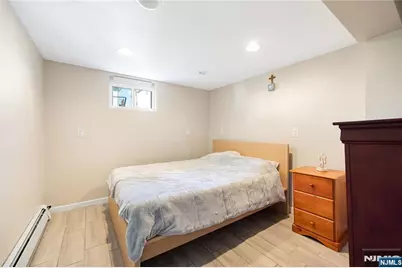 92 Cedarhurst Avenue, Woodland Park, NJ 07424 - Photo 19