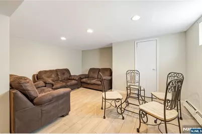 92 Cedarhurst Avenue, Woodland Park, NJ 07424 - Photo 17