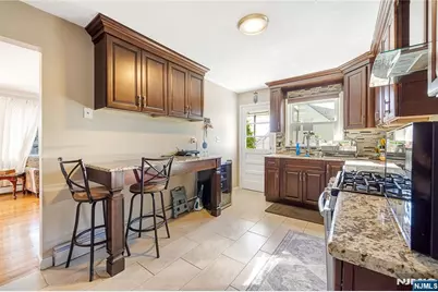 92 Cedarhurst Avenue, Woodland Park, NJ 07424 - Photo 9