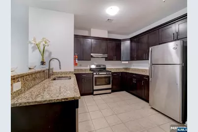 92 Willow Street 3 #3, Bloomfield, NJ 07003 - Photo 3