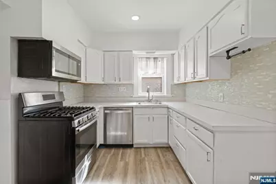 242 Myrtle Avenue, Westfield, NJ 07090 - Photo 9