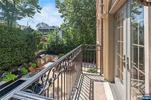 512 Winterburn Grove, Cliffside Park, NJ 07010 - Photo 27