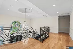 512 Winterburn Grove, Cliffside Park, NJ 07010 - Photo 5