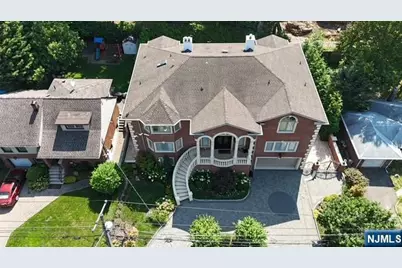 512 Winterburn Grove, Cliffside Park, NJ 07010 - Photo 9